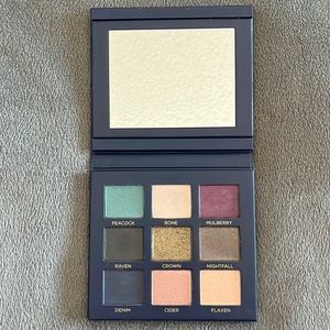 Beautycounter statement eyeshadow palette
